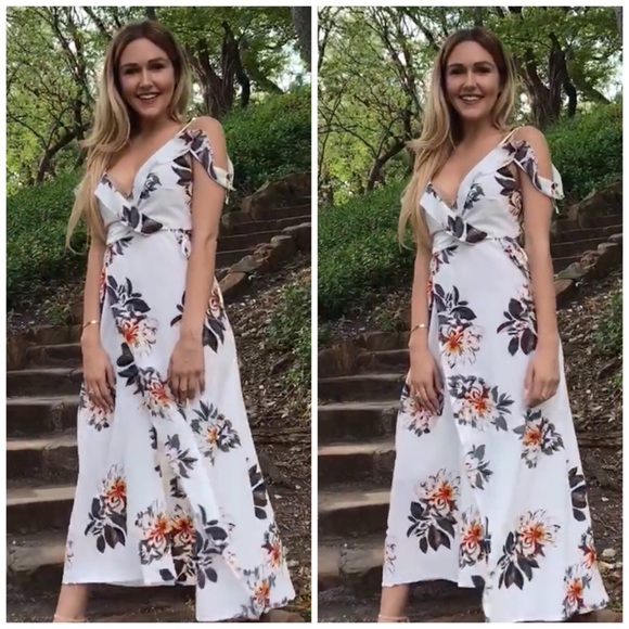 Sexy V-Neck Dress - Picture 5 of 5